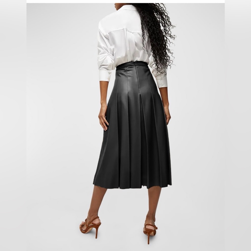 Veronica Beard
Herson Vegan Leather Pleated Midi Skirt
NWT
BLACK
SIZE 12 - Picture 7 of 9